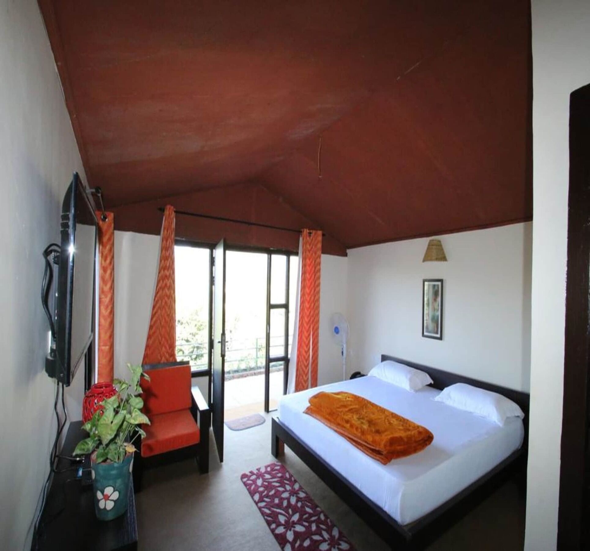 Nest And Hives Hotel Naukuchiatal Exterior photo